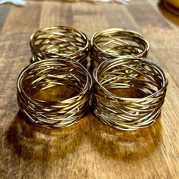 Gold Wire Nest Napkin Rings Set of 4
1.5"Dia. each (brand new) - Picture 1 of 1